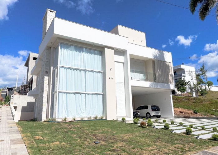 Casa Residencial no Condomínio Fechado Jardim Acapulco